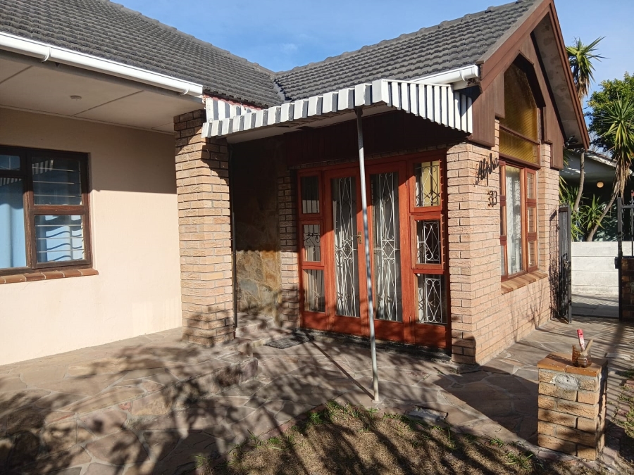 To Let 3 Bedroom Property for Rent in Heathfield Western Cape